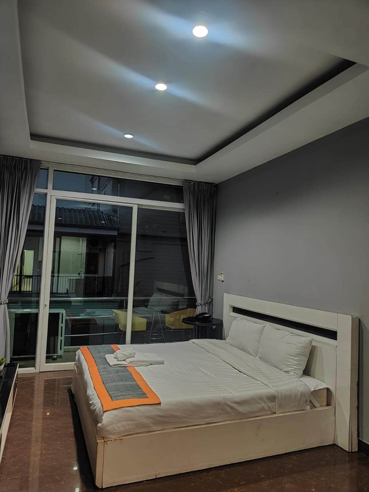 Del Mar Rooms Pattaya Esterno foto