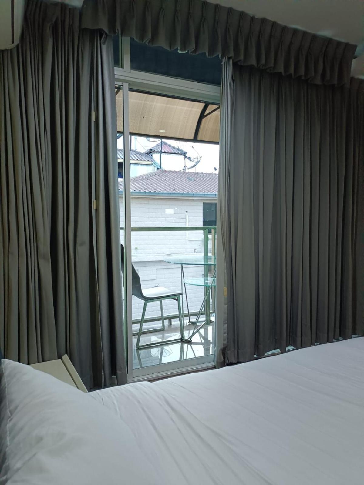 Del Mar Rooms Pattaya Esterno foto