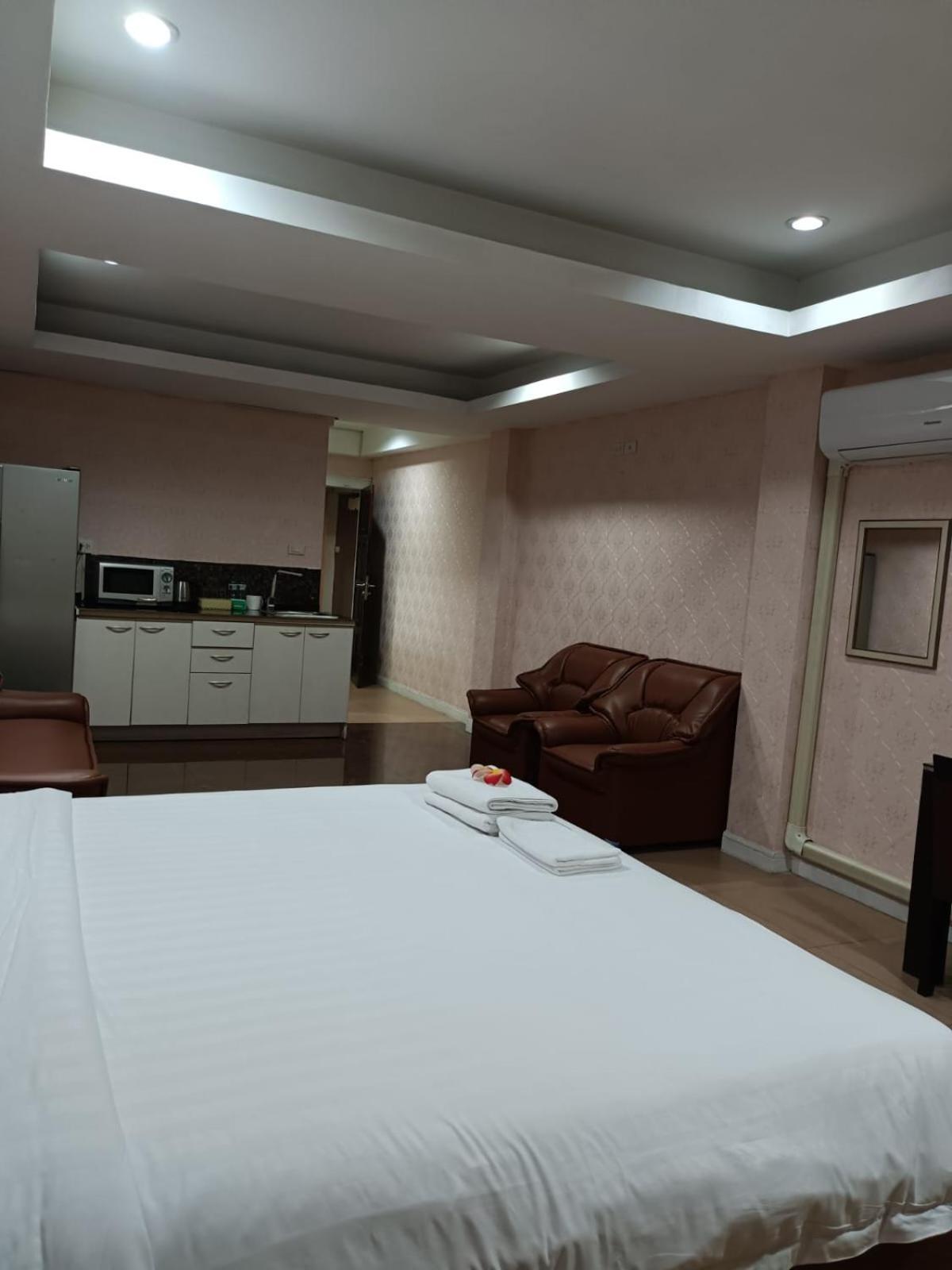 Del Mar Rooms Pattaya Esterno foto